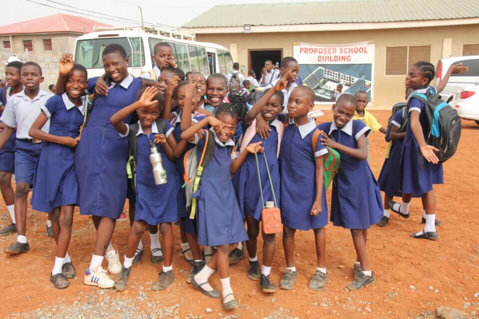 IMG 7555 IMG 7556 2018.04.04 NIC School Group Of Boys&girls In School Unfiform Smiling
